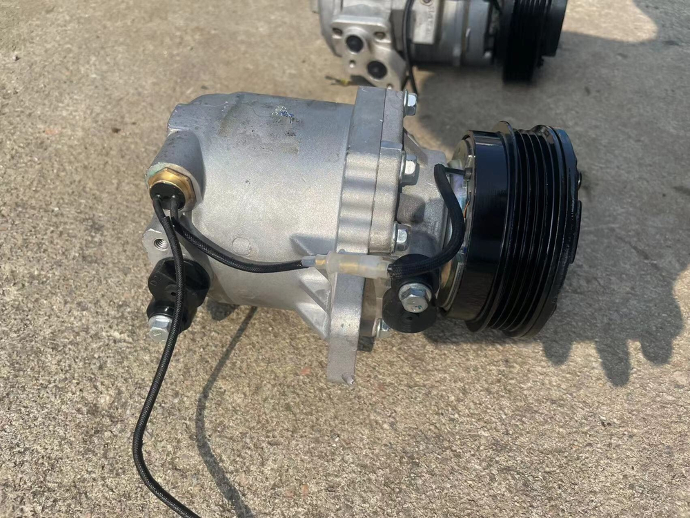 Компрессор кондиционера Dongfeng Fengguang 330/360/S560/350/370/580 оригинальный