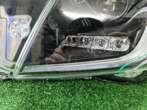 Битая Фара левая Subaru Forester 5 SK (2021-н.в.) LED
