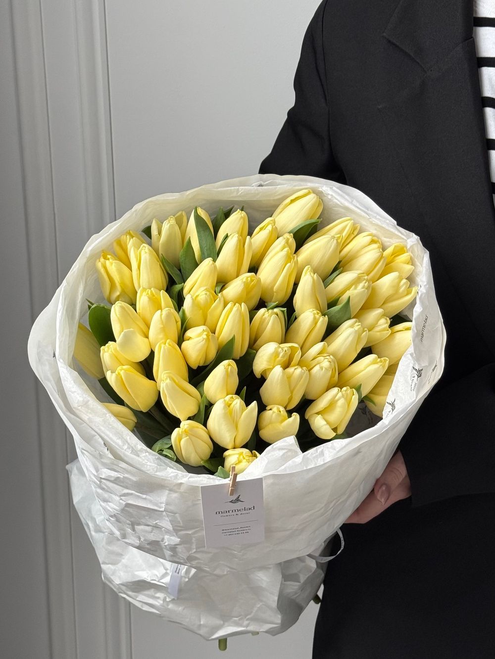 Букет из 51 лимонного тюльпана- L
