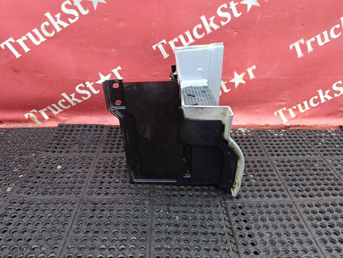 Корпус подножек правый 2023г.