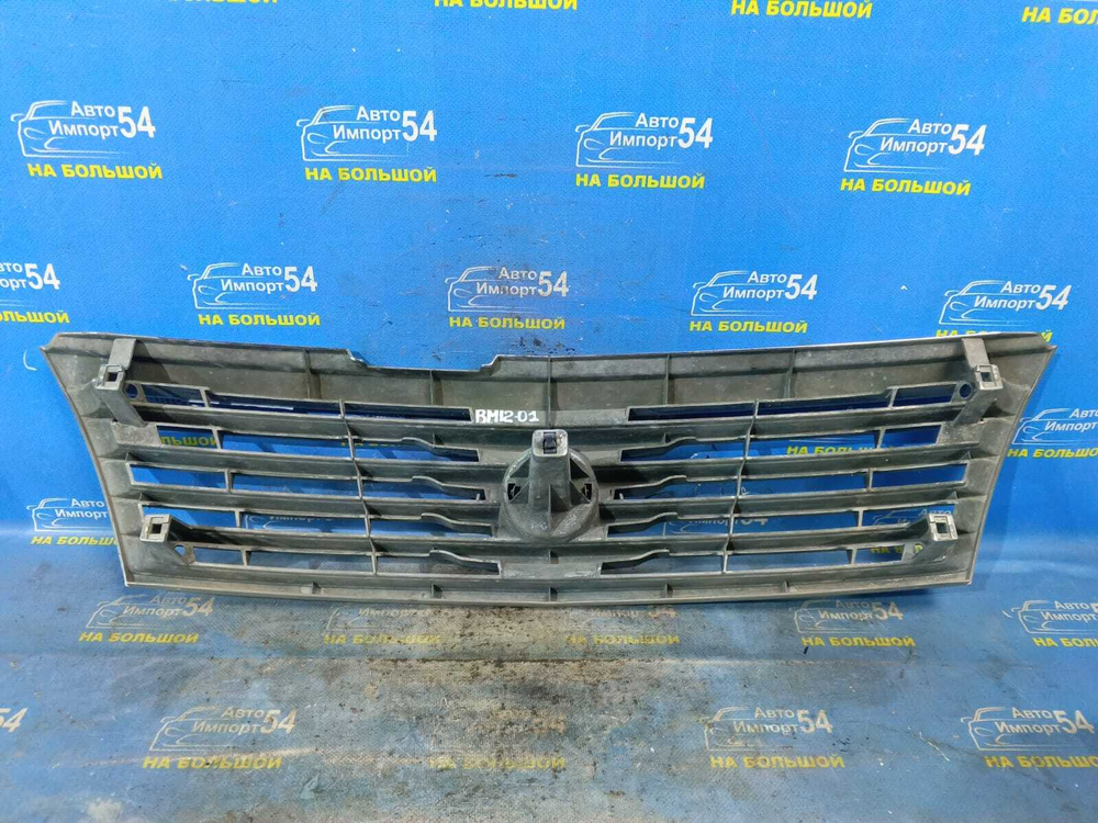 Решетка радиатора NISSAN LIBERTY 2002