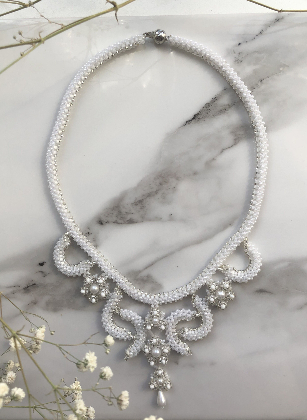Колье "Невеста" из бисера ручной работы
