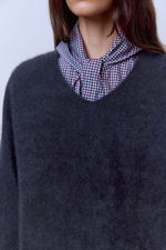 Свитер с V-вырезом из шерсти с кашемиром