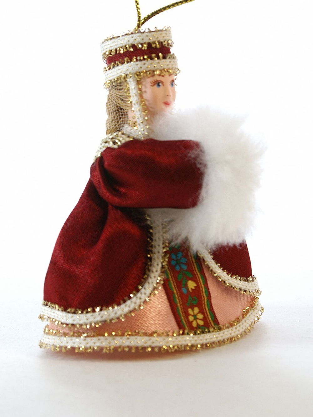 Кукла-подвеска Барышня с муфтой