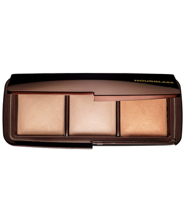 HOURGLASS Палетка из трех сияющих оттенков для лица Ambient Lighting Palette