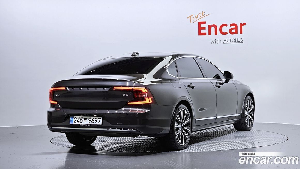 Volvo S90 B5 Ultimate Bright (10.2023)