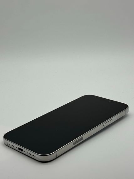 iPhone 16 Pro Max 256Gb white Titanium