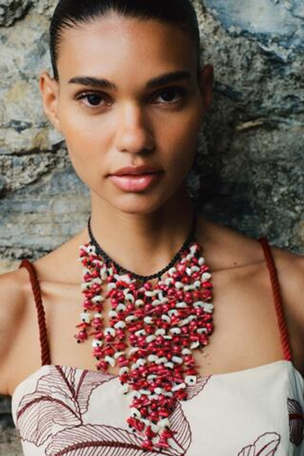 ZARA ОЖЕРЕЛЬЕ-КАСКАД С РАКУШКАМИ, ЧЕРНЫЙ