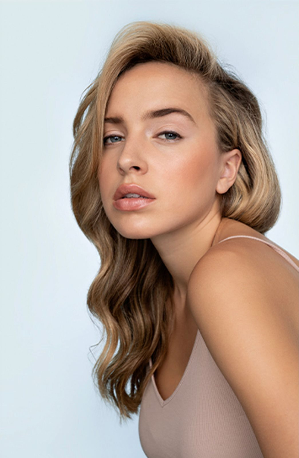 Aveda Control Force™ Firm Hold Hair Spray - лак для волос с сильной фиксацией /   300  ml  / GTIN 018084846933