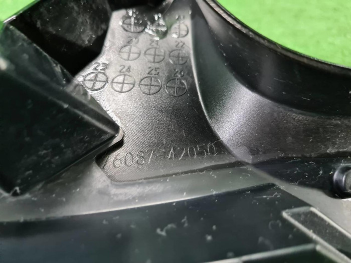 Спойлер багажника правый Toyota RAV4 5 XA50 18-нв