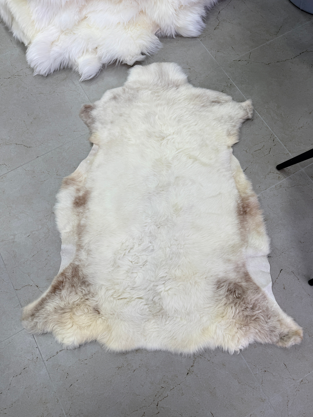 Шкура коврик меховой прикроватный овчина, 120х65 см.