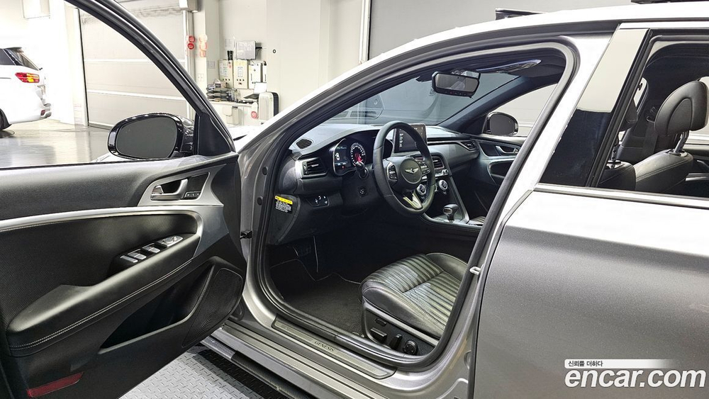 Genesis G70 2.0T AWD (12.2019)