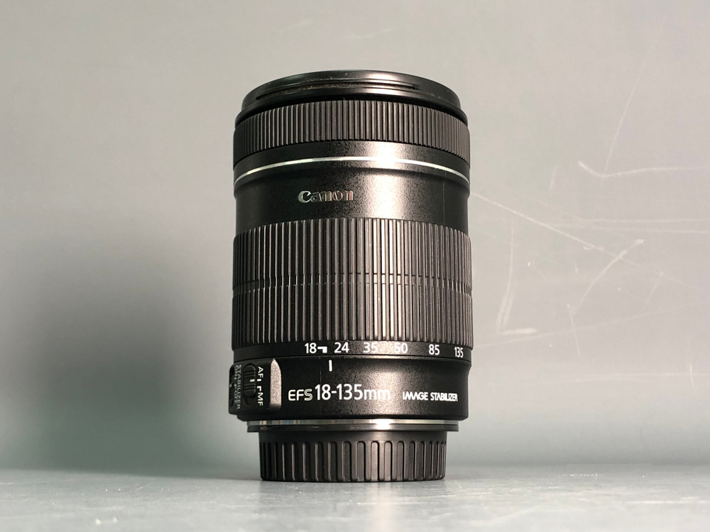 Canon EF-S 18-135mm f/3.5-5.6 IS