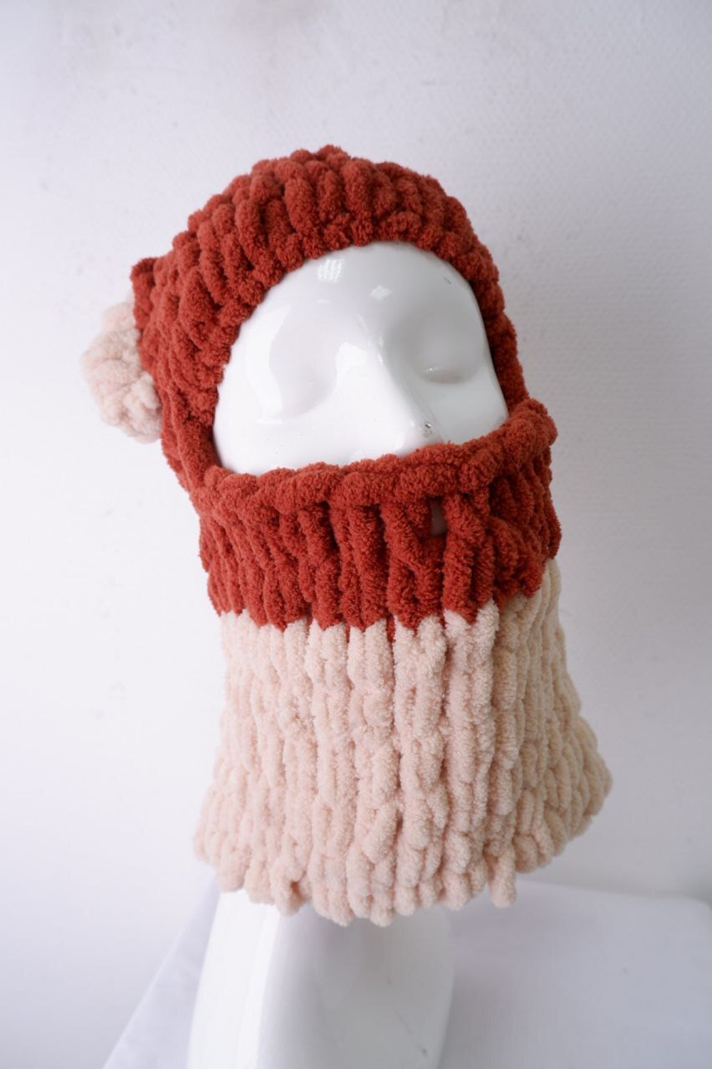 Шапка-шлем стильная