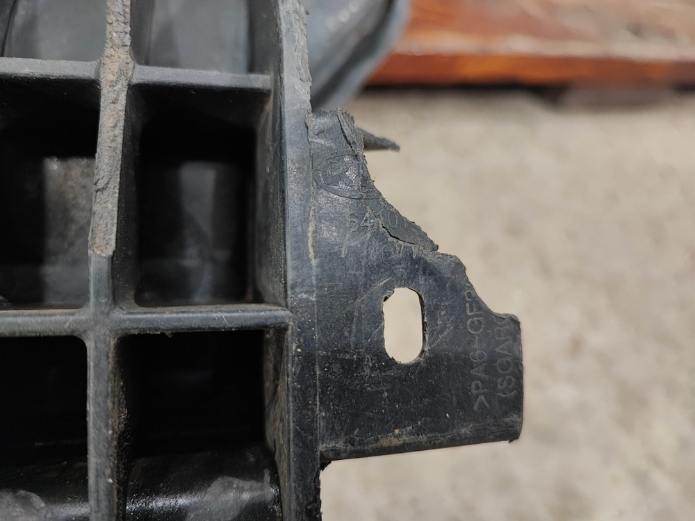 Панель передняя (телевизор) Kia Optima 3 (TF) 10-16 Б/У Оригинал 641012T000