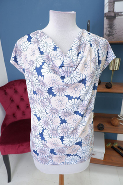 Блузка с цветами 48 размер