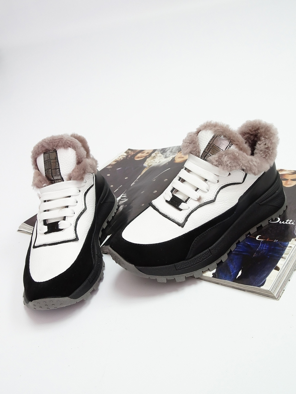 Кроссовки женские зимние