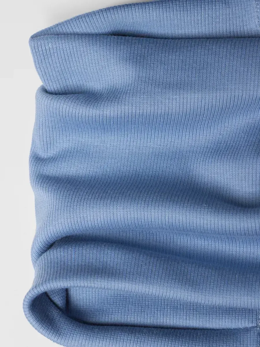 Шапка для мальчика осенняя со снудом