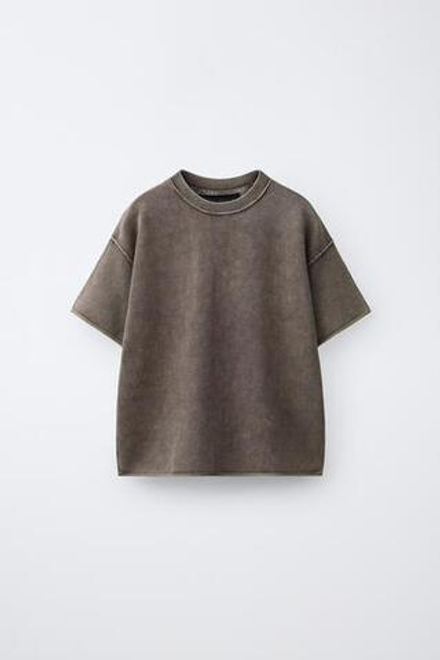 ZARА ФУТБОЛКА ИЗ ТРИКОТАЖА С ЭФФЕКТОМ ПОТЕРТОСТИ, ЦВЕТ РЖАВЧИНЫ