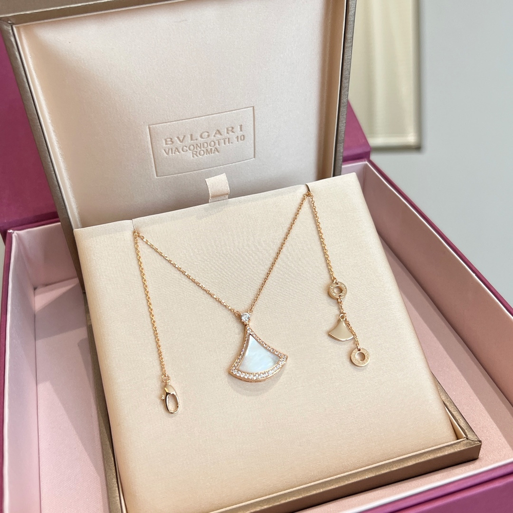 Bvlgari Divas' Dream Necklace