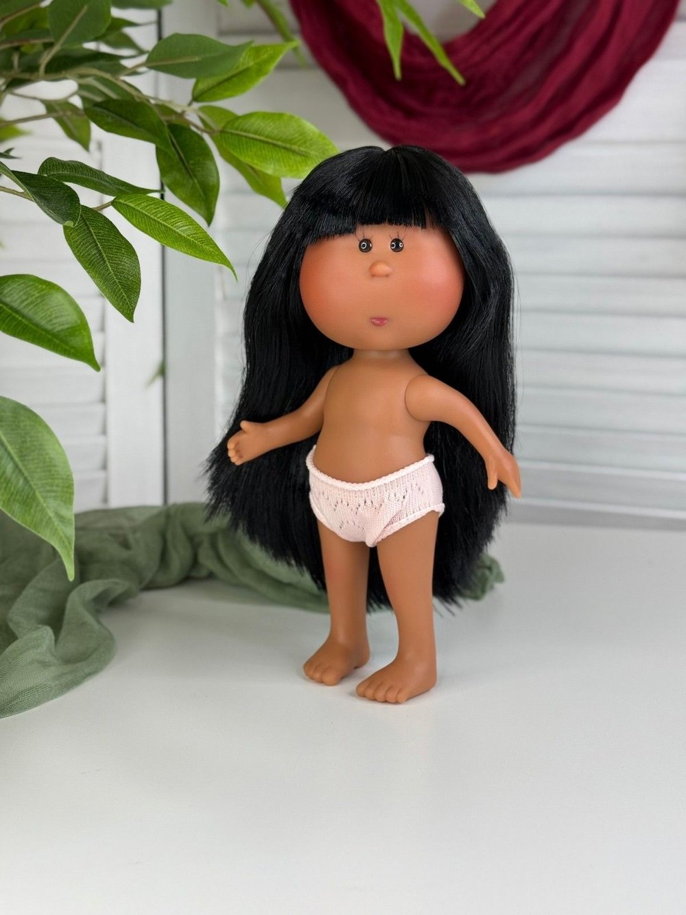 Кукла Nines виниловая 23см Little Mia Latina (3169K)