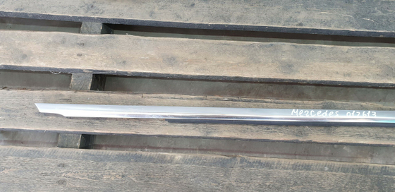 Молдинг двери передней правой Mercedes E (W213) 16-нв Б/У Оригинал A2137200224