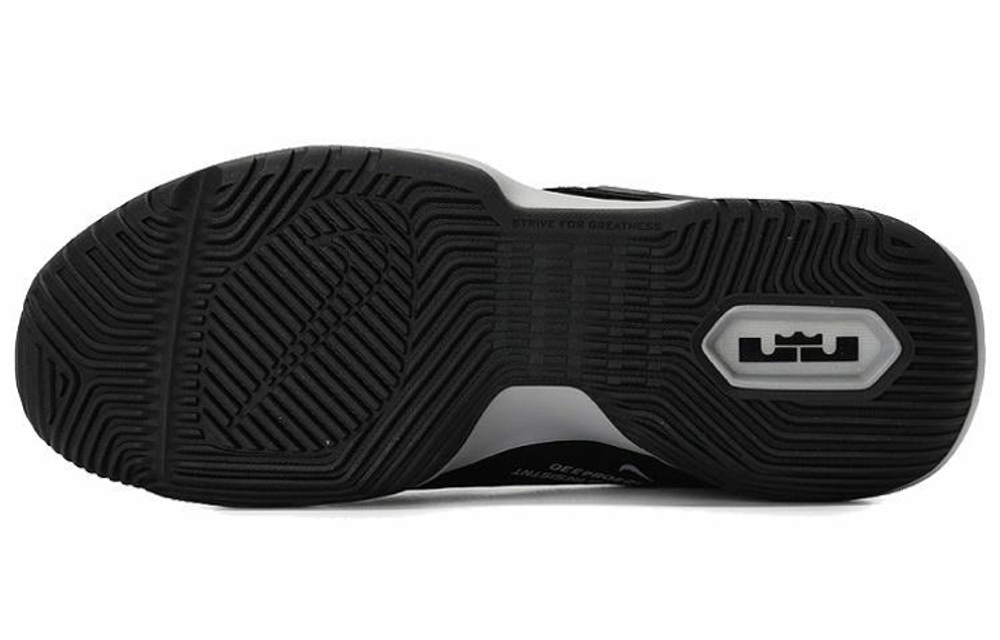 Кроссовки Nike Ambassador 11