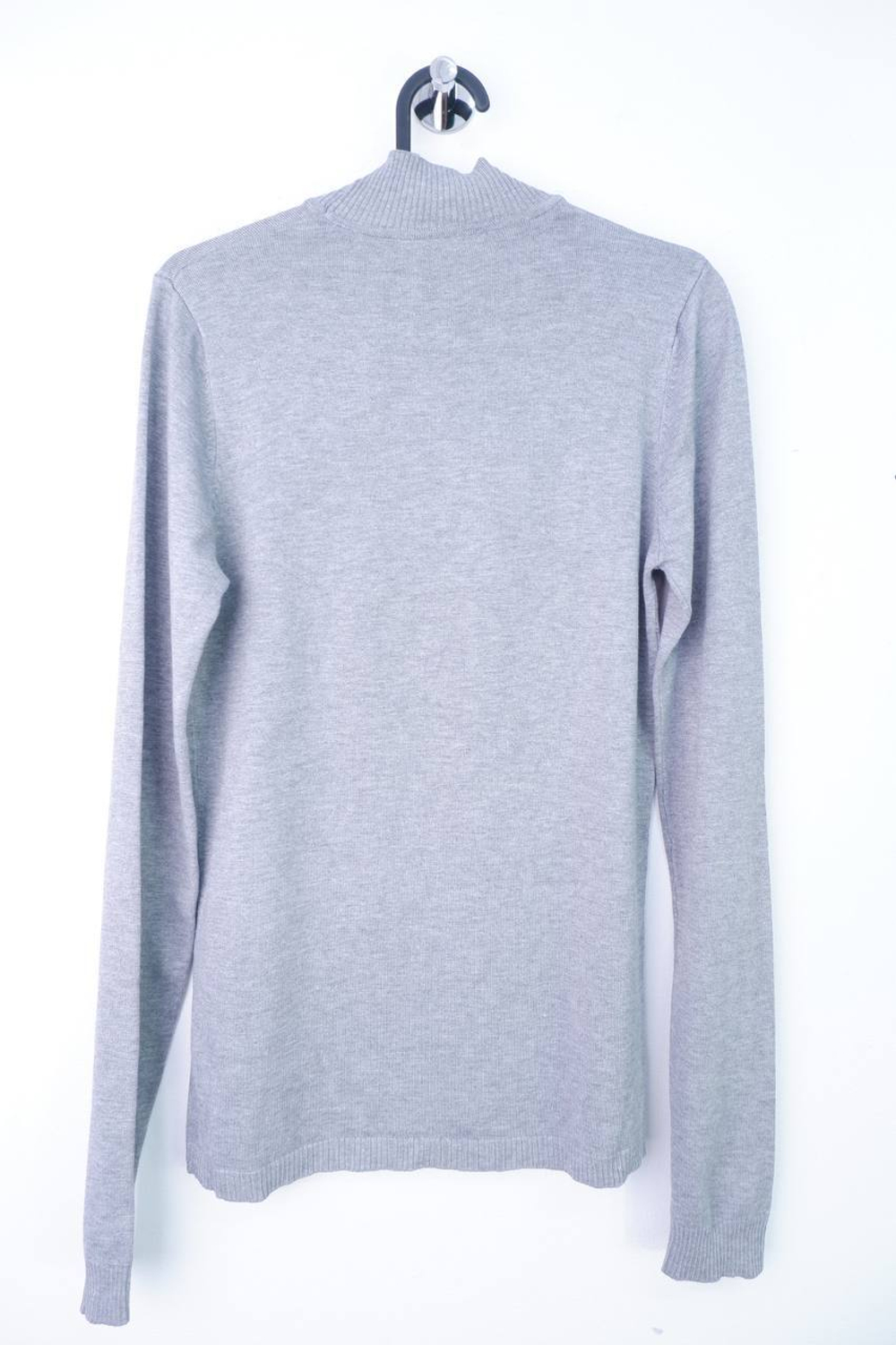 Водолазка базового оттенка, визуально 44 размер