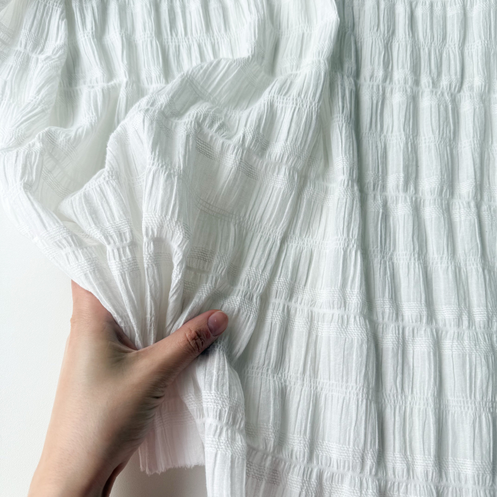 Батист Воздушный с горизонтальными полосками Молочный