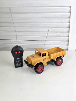 Игровая машинка Грузовик на радиоуправлении (201674428)