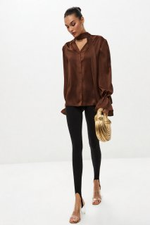 Блузка с бантом