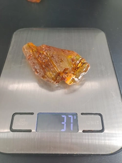 Копал молодой янтарь коллекционный 37 гр