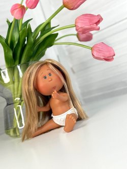 Кукла Nines виниловая 23см Little Mia Latina без одежды (3199WL2)