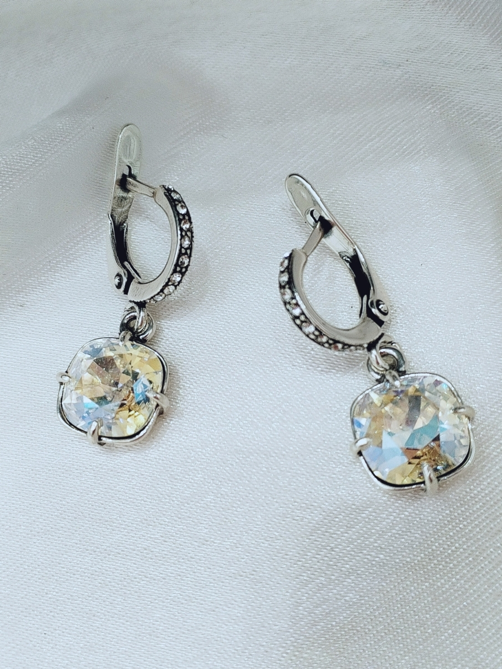 "Флегра мод." серьги в серебряном покрытии из коллекции "Циркония" от Jenavi с английским замком