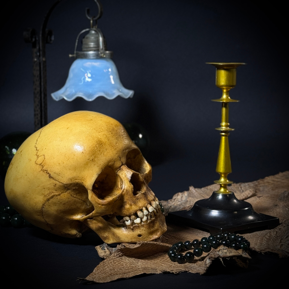 Статуэтка «Череп человека»