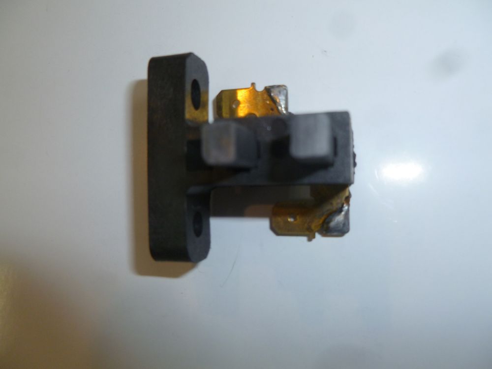 Щеткодержатель с щетками SDG6500/Carbon brush