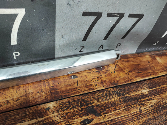 Накладка юбки переднего бампера Executive Toyota Land Cruiser 200 15-21 Б/У Оригинал PZ32160096