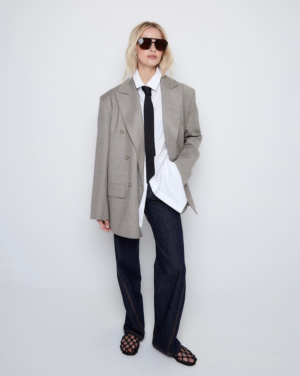 Джинсы с декоративными строчками темно-синий