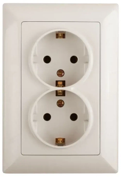 Розетка Intro Solo 4-205-02 с заземлением двойная 2X2P+E Schuko 16А-250В IP20 скрытой установки слоновая кость