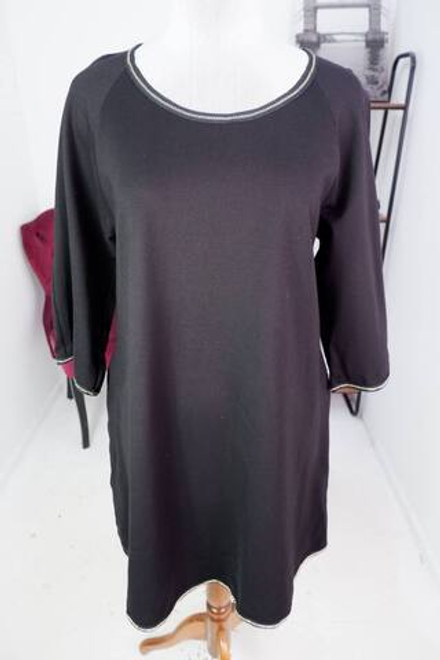 Платье Lucky Move практичное, визуально на 48 размер, новое