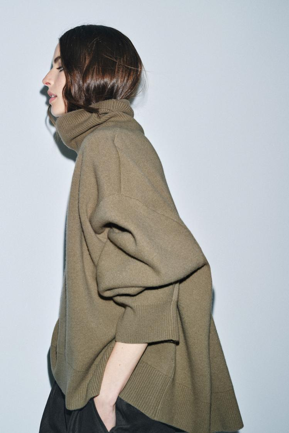 ZARA СВИТЕР ОВЕРСАЙЗ ИЗ 95% ШЕРСТИ, ЗЕЛЕНОВАТЫЙ