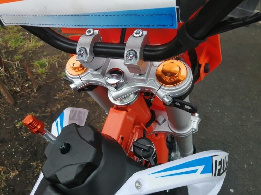 Мотоцикл REGULMOTO Five YX125EM PITBIKE (механическая КПП)