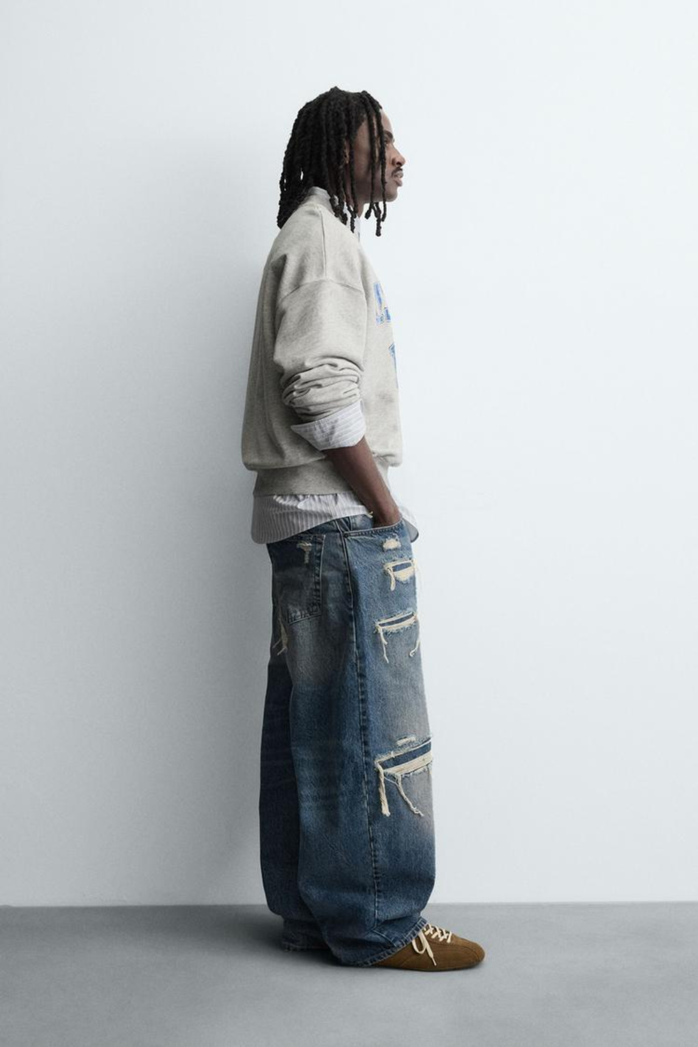 ZARA ТОЛСТОВКА С НАДПИСЬЮ VARSITY И КРУГЛЫМ ВЫРЕЗОМ, СЕРЫЙ МЕЛАНЖ