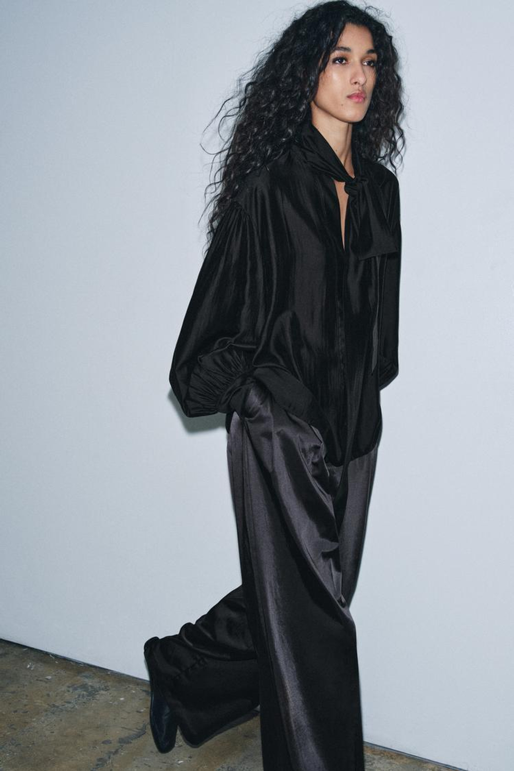 ZARA БЛУЗА СВОБОДНОГО КРОЯ С ЗАВЯЗКАМИ — ZW COLLECTION, ЧЕРНЫЙ