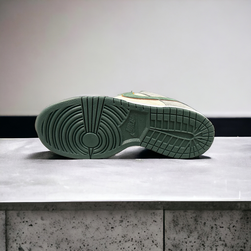 Nike SB Dunk Low • Chameleon