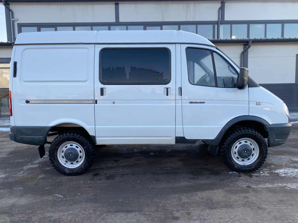 GAZ SOBOL Цельнометаллический 27527 (Бензиновый, 2,7 л, 107 л.с, 4WD)