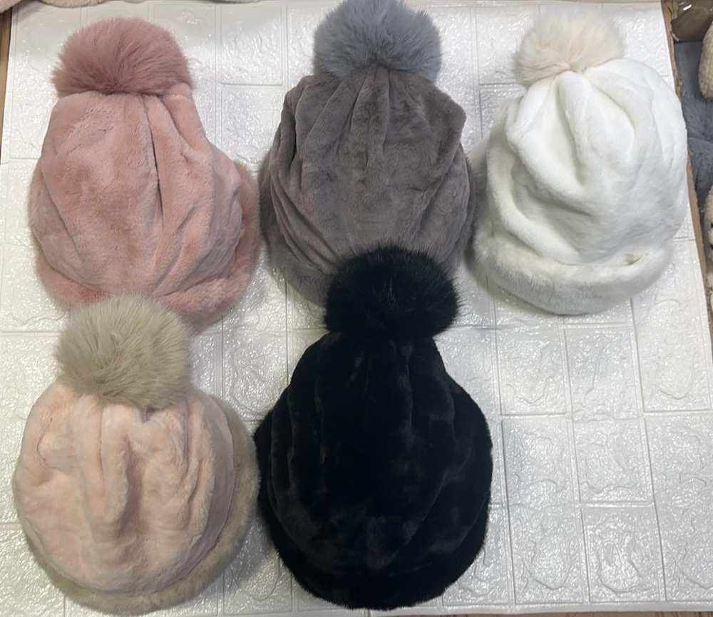 Меховые шапки женские