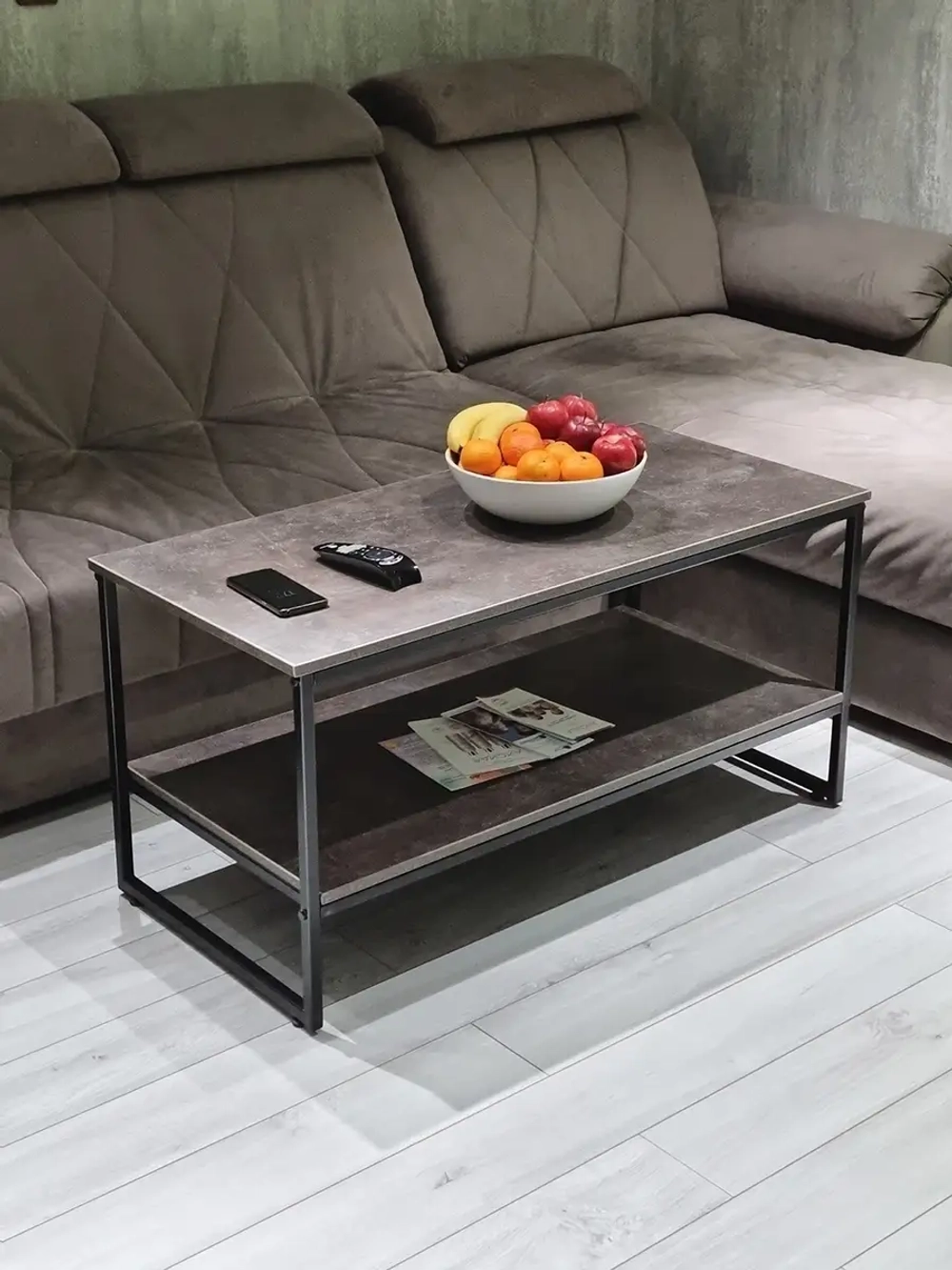 Стол журнальный с полкой