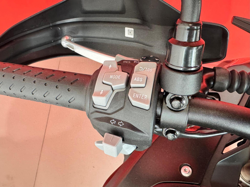 VOGE DS625X