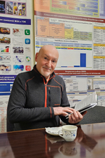 Книга "Между мирами", автор Валерий Елистратов